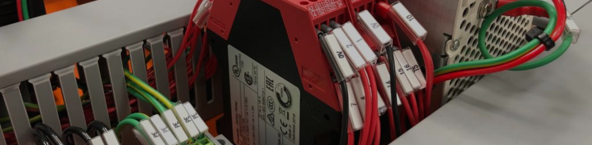 Montagem de paíneis elétricos